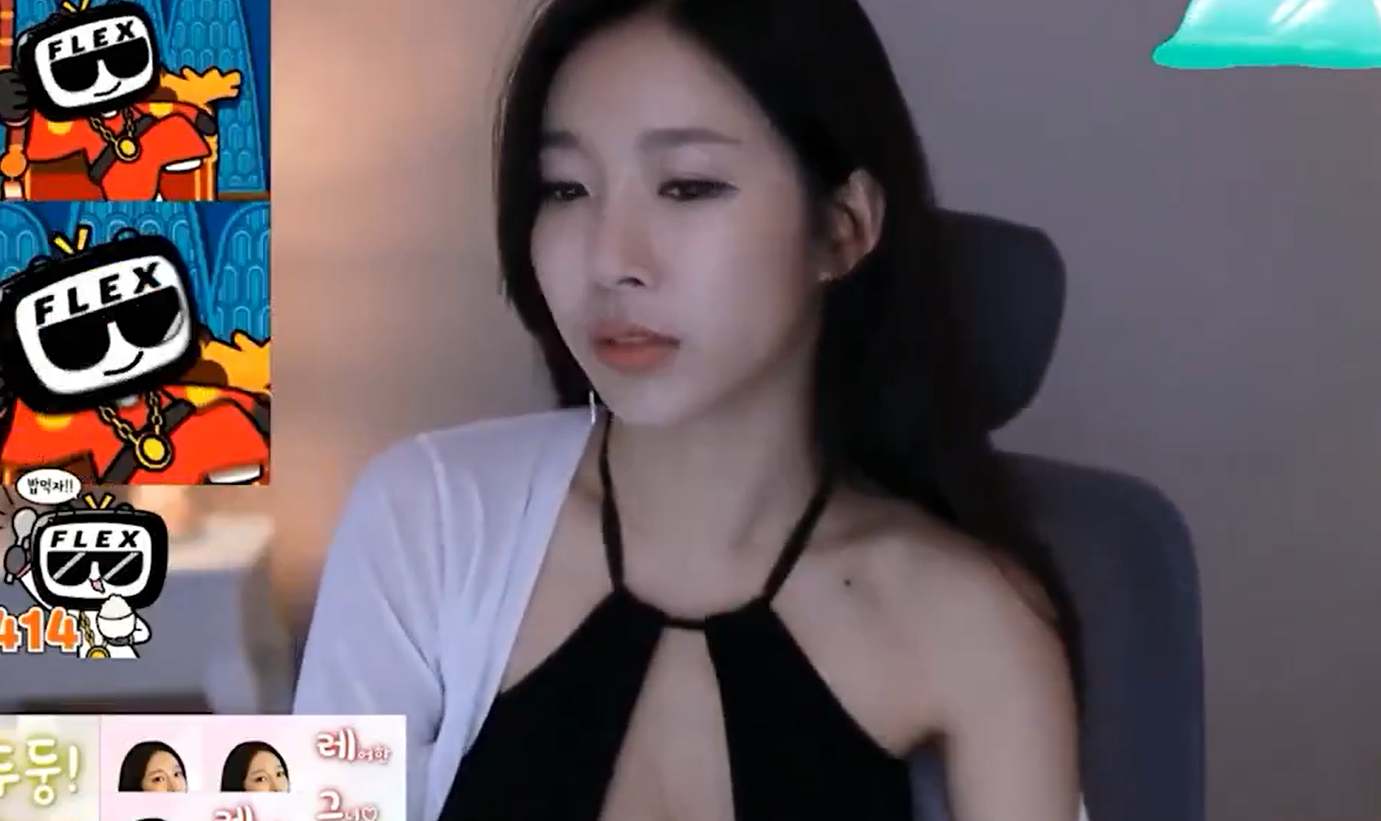 여캠/벗방-방종하고 남친과 떡치는 소리 유출한 bj클레어 